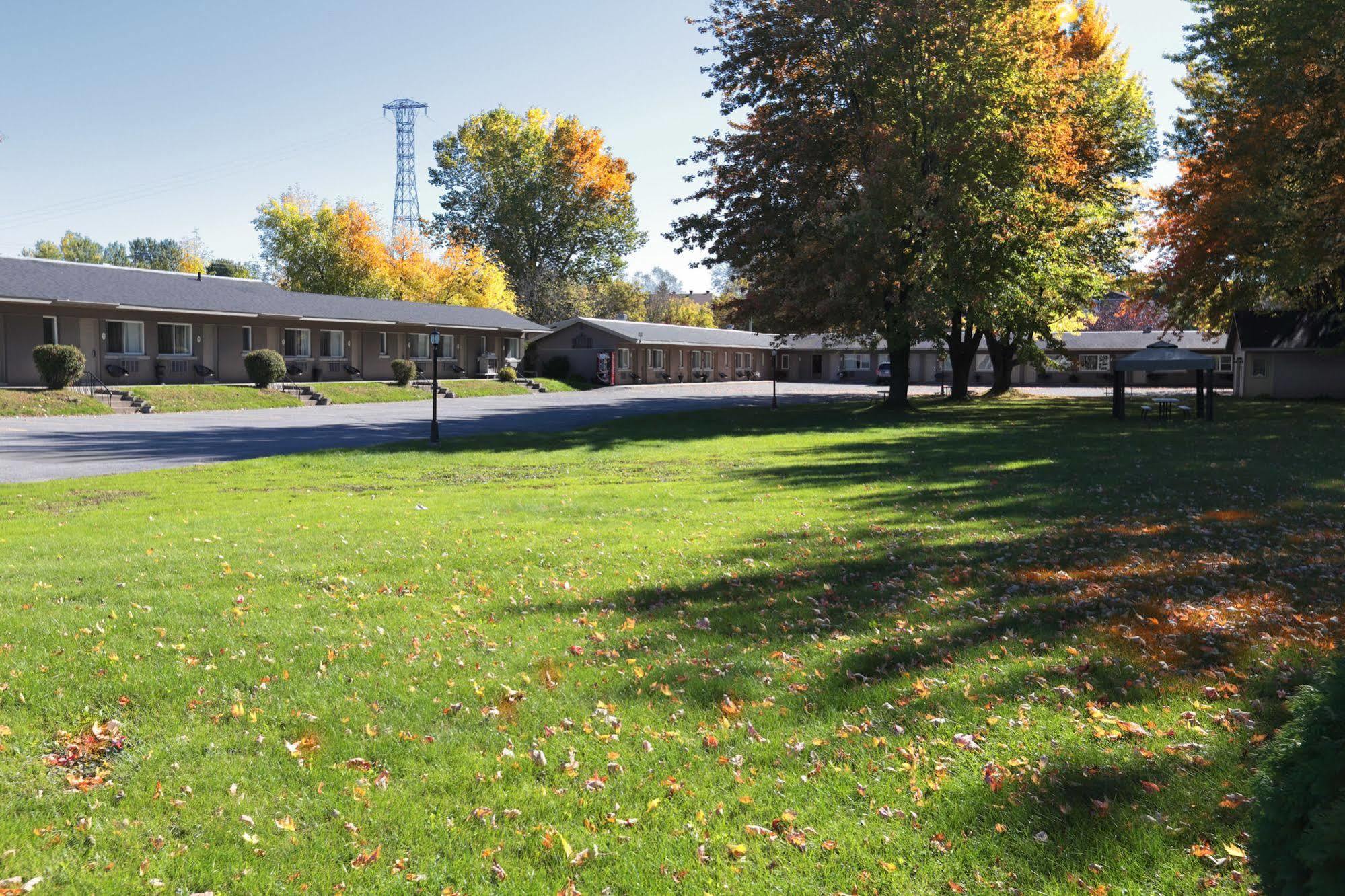 Le Deauville Motel Trois-Rivières Exterior foto