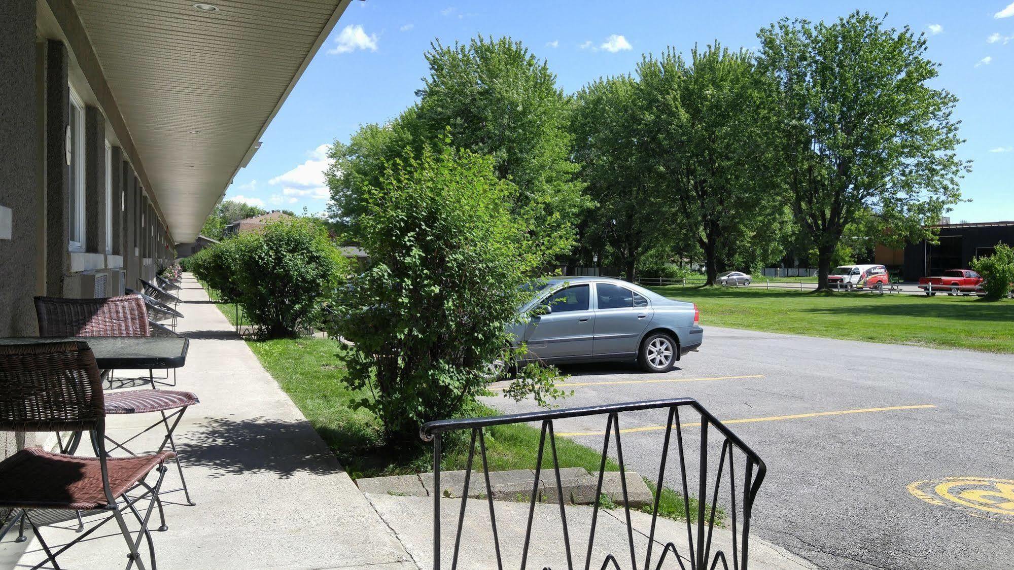 Le Deauville Motel Trois-Rivières Exterior foto